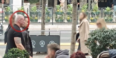 Blokader Miša Bačulov viđen je danas na Terazijama u Beogradu i to nakon terorističkog napada ispred Skupštine Srbije u kojem je ranjen otac dvoje dece.