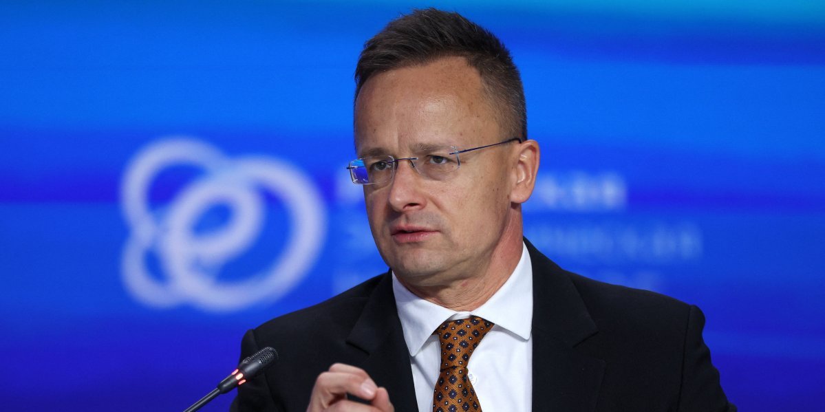 Sijarto "opleo" po Zelenskom: Otkrio ko mu naređuje, jer on "nije sposoban sam da donosi odluke"