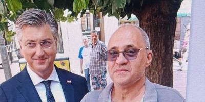 Teroristu blokadera Vladana Anđelkovića sa hrvatskim premijerom Andrejem Plenkovićem uslikao je ministar u vladi Hrvatske Davor Filipović.