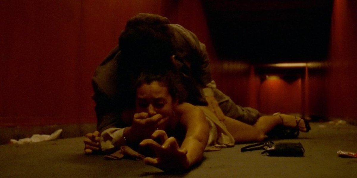 (FOTO) Zbog brutalne scene silovanja ljudi bežali iz sale: Nikada pre i nikada posle nije snimljeno nešto ovako surovo