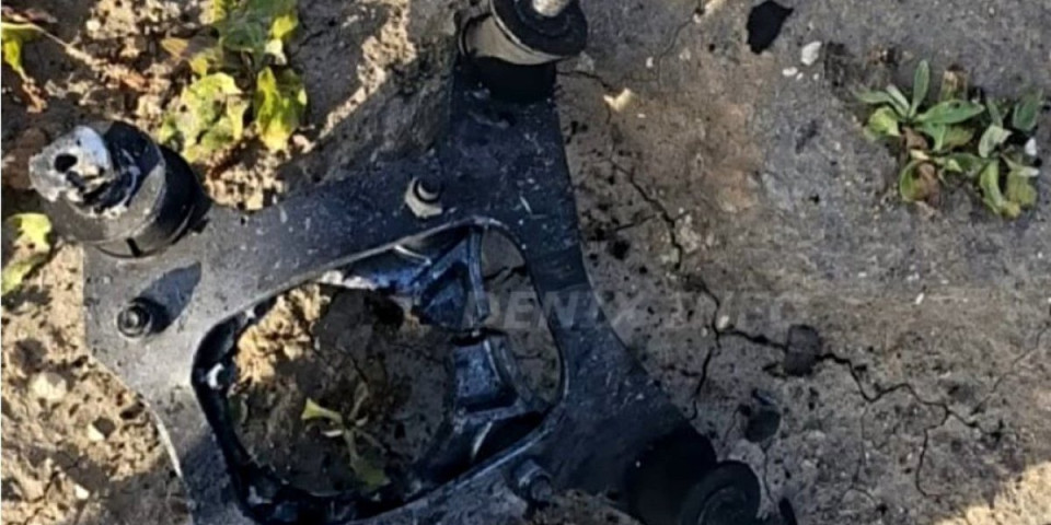 Puklo na pragu Rusije: Dron raznet u paramparčad, a onda su ugledali natpis na olupini (VIDEO)