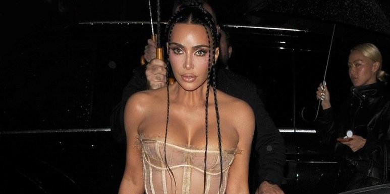 Dekolte puca, zadnjica ispala iz haljine: Kim Kardašijan proslavila 45. rođendan - oblinama zapalila internet (FOTO)