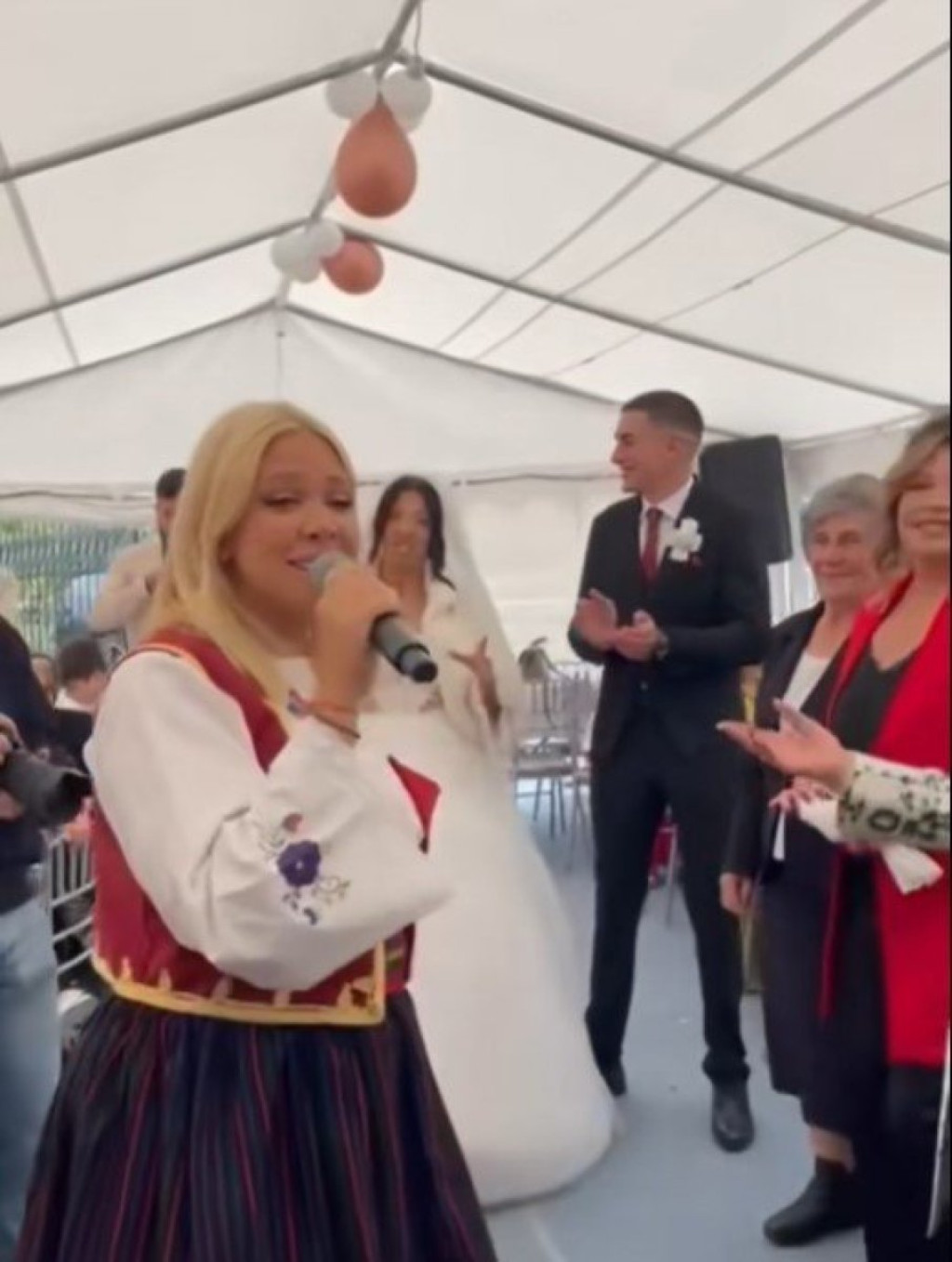 Trudna Milica Todrovi Nastupala Pod atorom U Narodnoj No nji trudna-milica-todrovi-nastupala-pod-atorom-u-narodnoj-no-nji