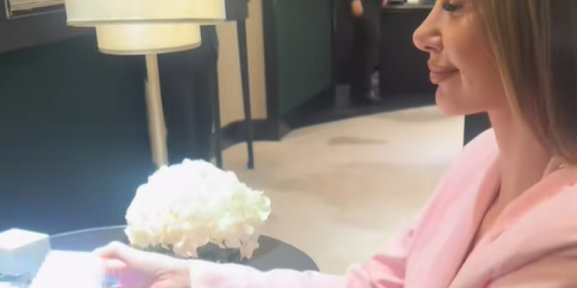 Snimanje pornića se isplatilo: Starleta pukla 10.000 evra na nakit (VIDEO)