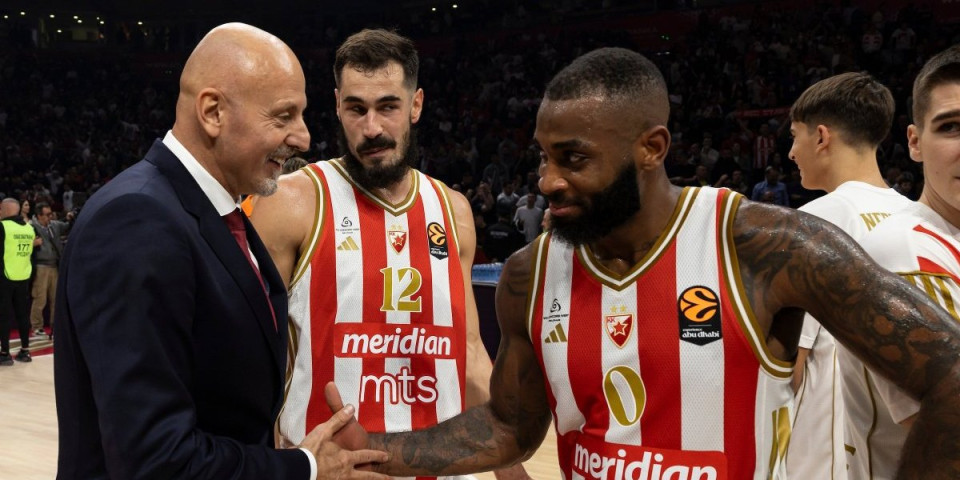 "Da obruč ima obim kružnog toka, on ne bi pogodio" Zvezda razbila Baskoniju, ali navijači prozivaju ovog košarkaša (FOTO)