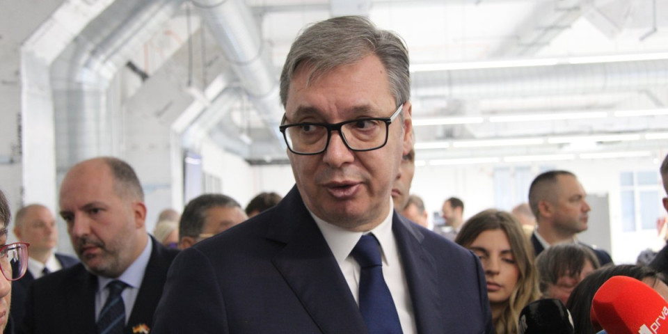 Dokaz da je predsednik svih! Vučić dostojanstveno odgovorio na pogrdan snimak Dijane Hrke upućen njemu (VIDEO)
