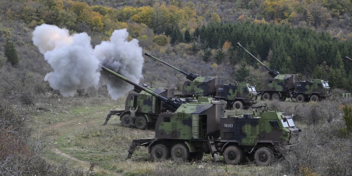 Grmljavina na Pasuljanskim livadama! Srpski artiljerci sa gostima, gruvaju nebu pod oblake