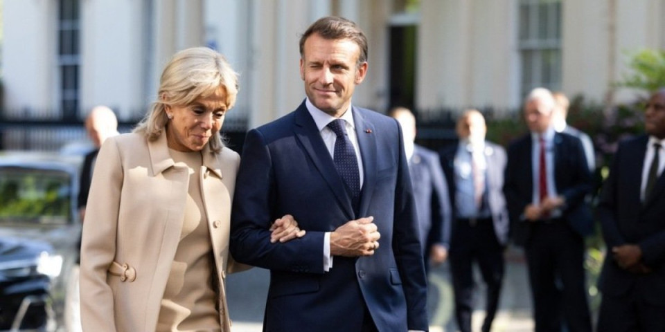 Emanuel sluša Brižit bez pogovora: Evo kako je naterala 24 godine mlađeg muža da joj jede iz ruke