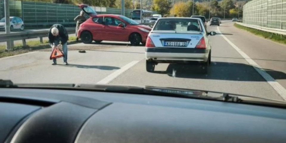 Udes kod Vrčina: Stvaraju se gužve (FOTO)