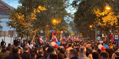 U Požarevcu, Kraljevu i Vranju danas su, u organizaciji Centra za društvenu stabilnost, održana javna okupljanja građana koji se protive blokadama. Prema procenama policije, na skupovima bilo je prisutno oko 39.600 građana.