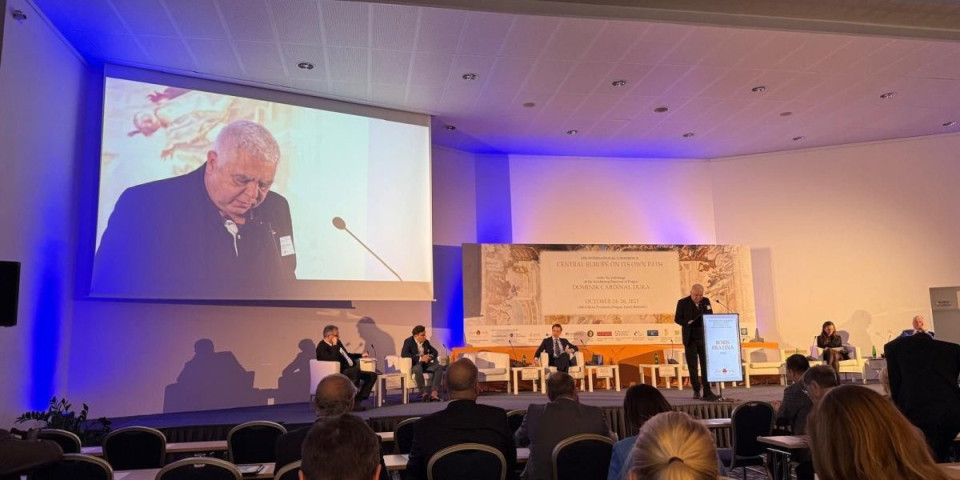 Ministar informisanja i telekomunikacija Boris Bratina učestvovao na konferenciji u Pragu (FOTO)