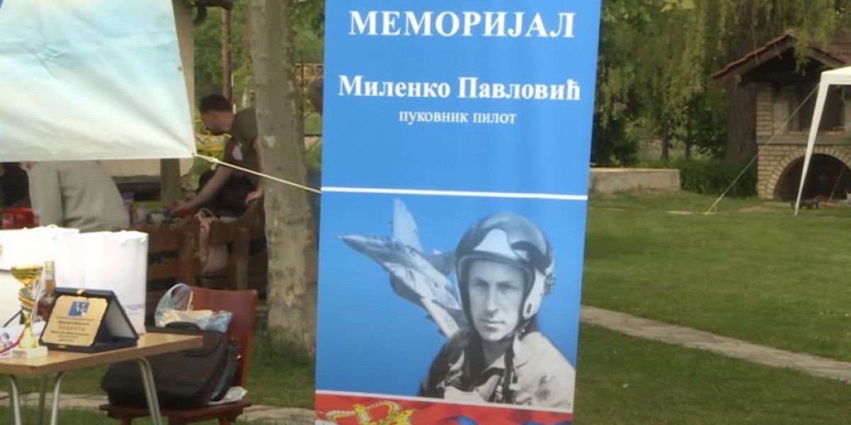 Borbeni avion "sleće" u Crniljevo: Spomenik za najvećeg heroja ratne avijacije