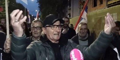 Srpski narod se ujedinio protiv blokada - a jedan Kraljevčanin je smislio pesmu za Aleksandra Vučića.