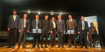 U ispunjenoj sali Jevrejskog kulturnog centra na Dorćolu u zenici Beograda imali smo divno književno veče, koje je okupilo eminentne goste i ljubitelje literature.