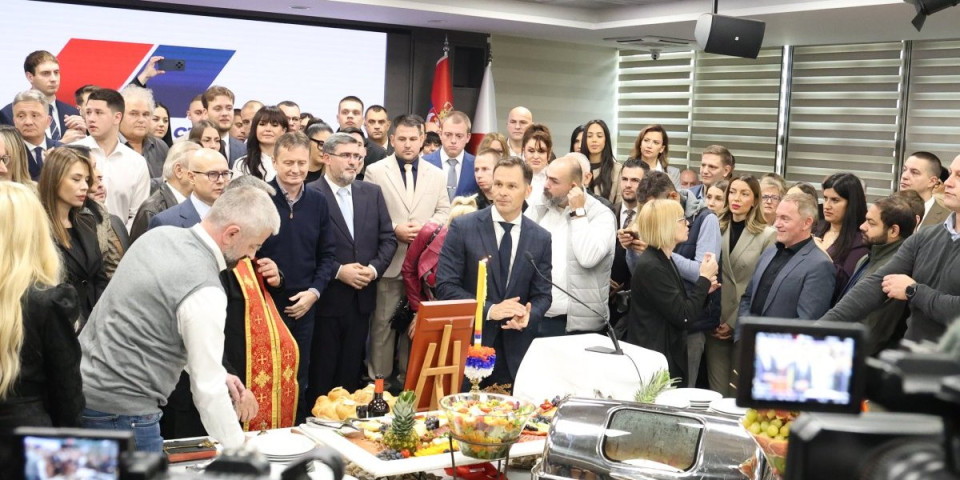 SNS obeležila slavu Svetu Petku: Neka nas zajednički cilj - jaka i snažna Srbija okuplja svaki dan!