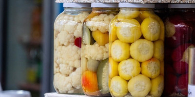 Iako se mnogi trude da zimnicu spreme "po starinski", stručnjaci upozoravaju da se najveće greške prave tek kada sve bude gotovo.