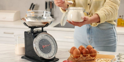 Uz nekoliko jednostavnih saveta znaćete koliko teži jedna kašika, šolja ili čaša svake namirnice. Pogledajte tablicu i kuvajte bez brige.