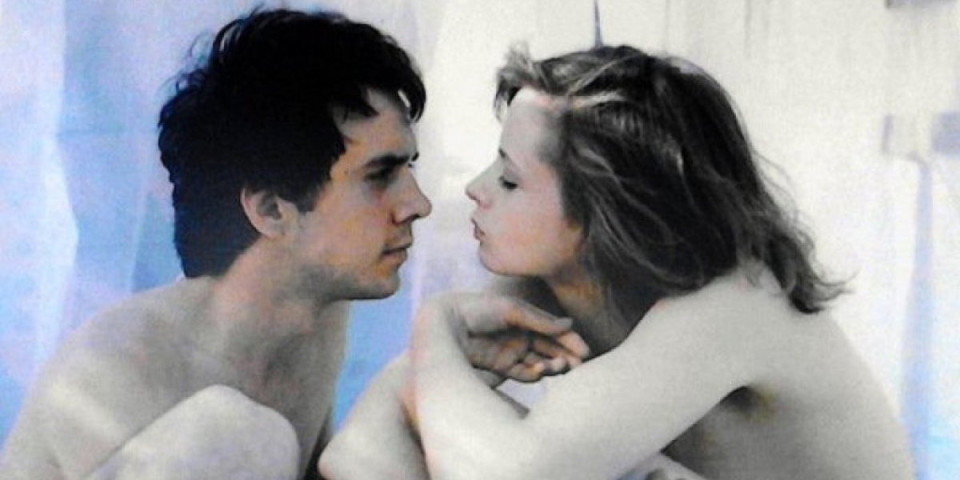 (FOTO) Bule Goncić otkrio detalje seks scene sa Sonjom Savić: "Dali su nam flašu viskija da se opustimo, bilo im je neprijatno"