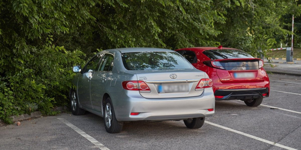 Za auto 12 evra dnevno, a samo stoji na parkingu: Evo kako je to moguće