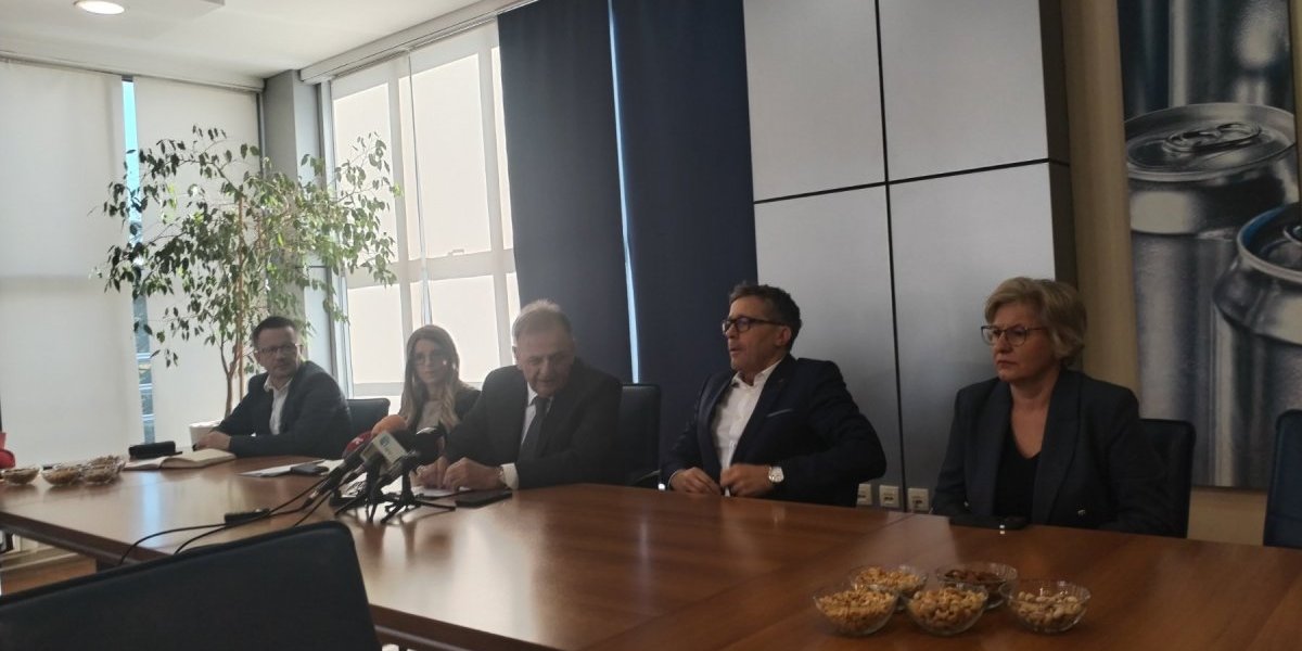 Zadovoljno rukovodstvo