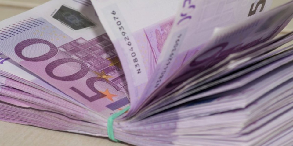 Novac stiže za 4 znaka: Evo ko će dobiti pare do 15. novembra, a jedan znak treba da igra igre na sreću