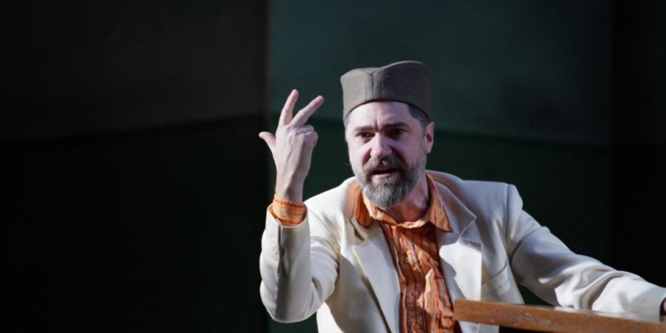 Poklon vredan hiljade evra završio kod Nenada Jezdića: Glumac uči harmoniku za novu ulogu