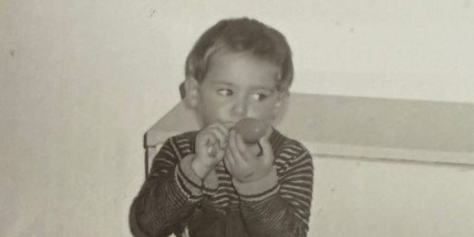 Prepoznajete li glumca? Oženio se sa 18 godina mlađom, a nedavno je postao otac (FOTO)