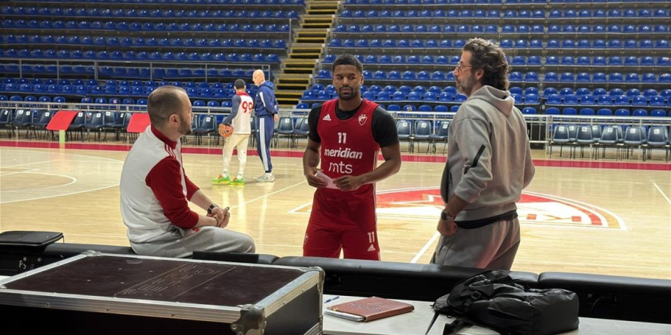 Sportinjo na Zvezdinom treningu: Pogledajte kako se Batler sprema za debi (VIDEO)