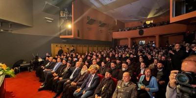 U Šabačkom pozorištu, na navečerje praznika Svete Petke, održana je akademija sećanja povodom stradanja šabačkih novomučenika, kojom je obeleženo osamdeset godina od stradanja žrtava komunističkog terora od navečerja svete Petke 1944. do Đurđevdana 1945. godine na Savskom mostu.