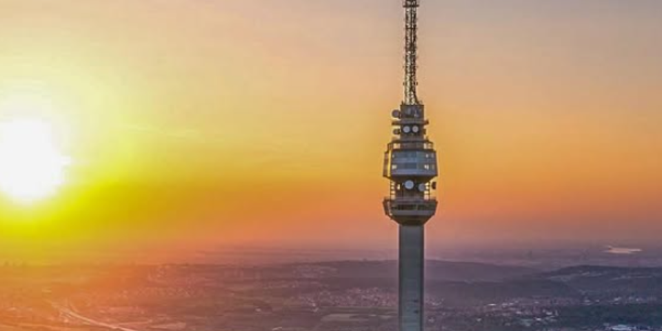 Ljubav na 122 metara visine: I to bez padobrana