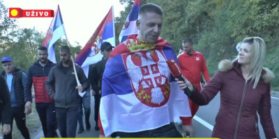 Ekipa Informera nalazi se sa grupom od 60 Srba koji su sa Kosova i Metohije krenuli rano jutros kako bi stigli do Novog Sada i pružili podršku predsedniku naše zemlje, Aleksandru Vučiću.
