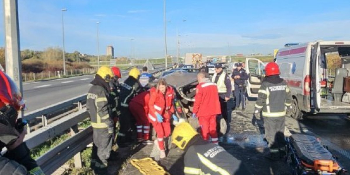 Saobraćajna nesreća kod Ostružnice