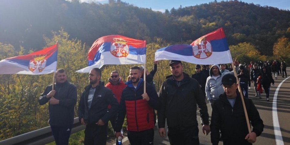 Srbi sa KiM nastavljaju svoj put: Uz patriotske pesme od Gračanice do Novog Sada (FOTO/VIDEO)
