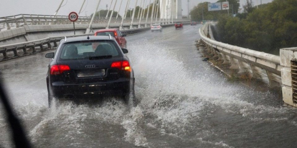 Apokaliptični snimci iz Španije: Gradovi su potpuno potopljeni - najjača oluja u istoriji (VIDEO)