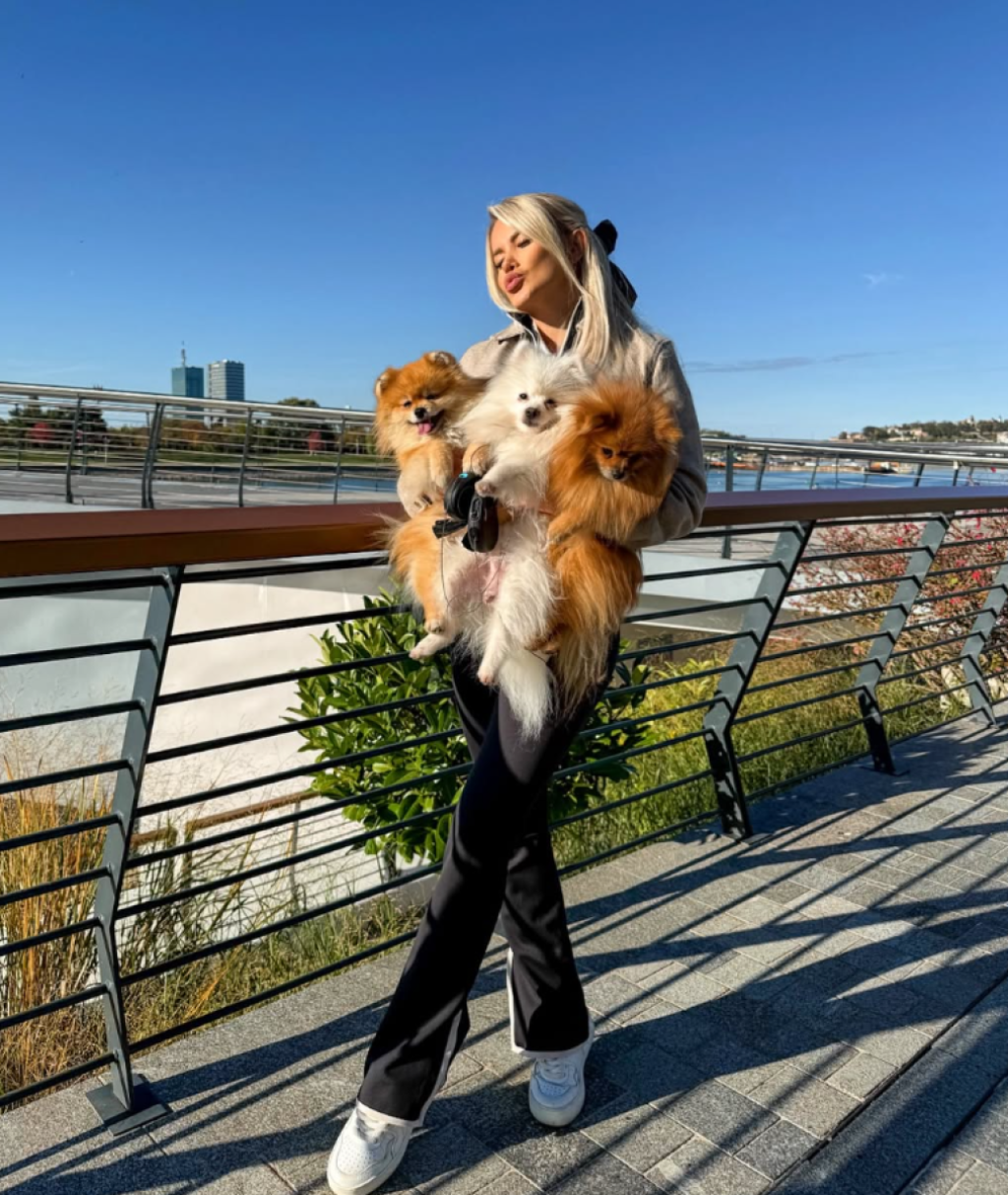 Ofarbala se u zeleno: Voditeljka napravila drastičnu promenu, ne liči na sebe (FOTO)