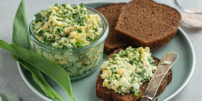 Donosimo vam recept za manastirsku salatu koja može da vam služi kao kompletan obrok, a obiluje vitaminima i proteinima.