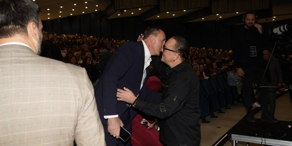 Pevač pobegao sa časa, pa napravio vanvremenski hit: Oko svega mu pomogao poznati kolega