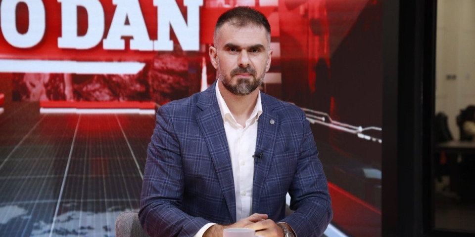 Mićin predao inicijativu: Raspisan konkurs za idejno rešenje spomenika stradalima u Novom Sadu