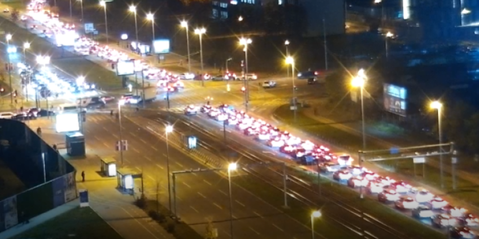 K'o u mravinjaku: Opšti kolaps u Beogradu - Paklene gužve u svim pravcima (FOTO)