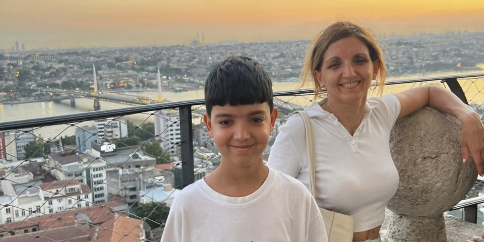 Ovo je majka heroj: Dala deo svoje jetre kako bi spasila sina (FOTO)