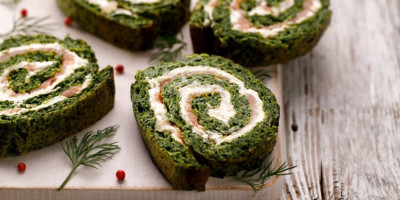 Otkrijte kako da pripremite ukusan i dekorativan posni slani rolat sa pečurkama, prema tradicionalnom receptu naših baka.