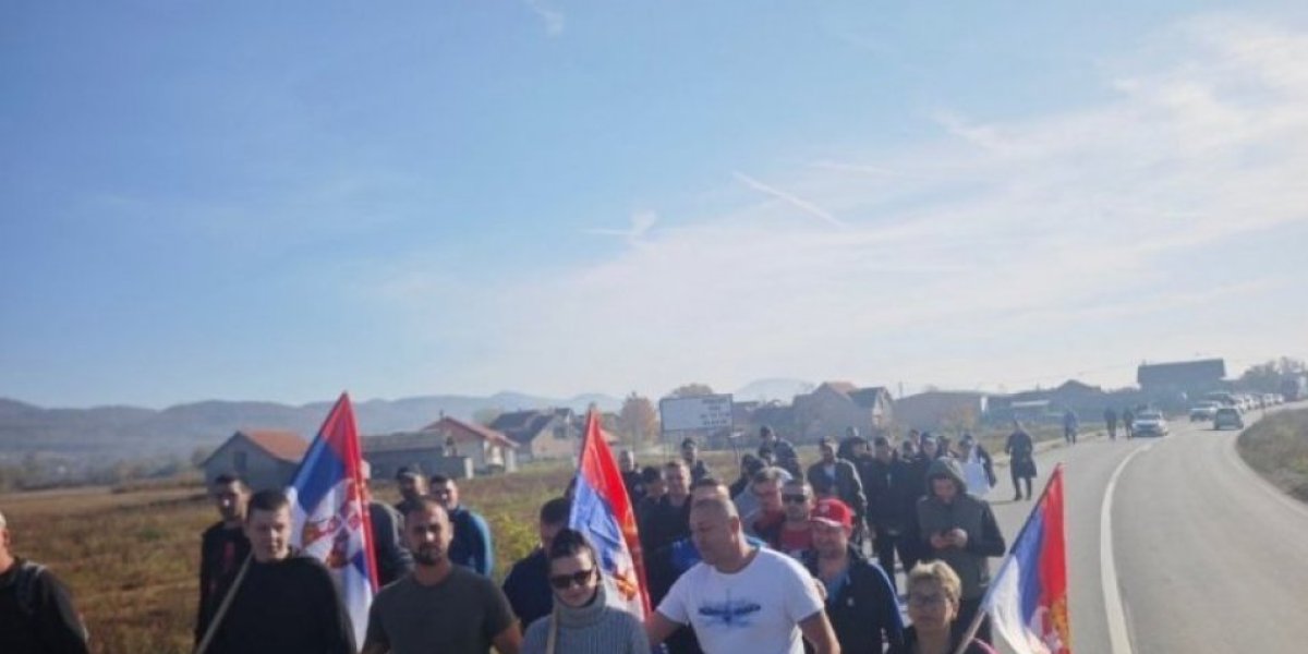 Krenulo ih je 60 iz dana u dan sve više i više, veliki broj građana im se priključio