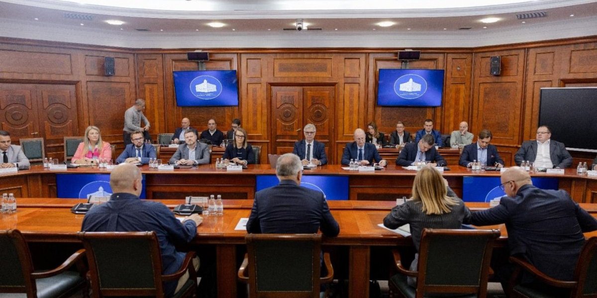 Održan sastanak za krizne situacije: Glavna tema bilo je snadbevanje naftnim derivatima