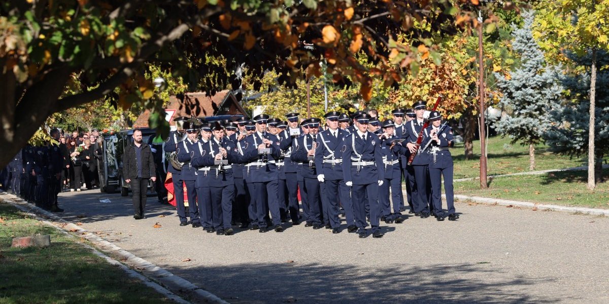 Mihajlo, Bojan i Dijana ispraćeni uz zvuke trube
