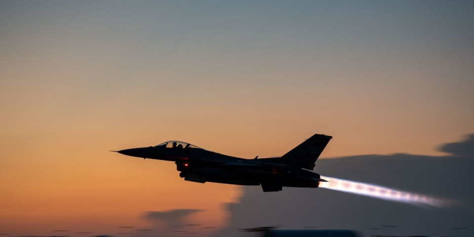 Pitanje trenutka: Američka avijacija spremna, mete već ucrtane (VIDEO)