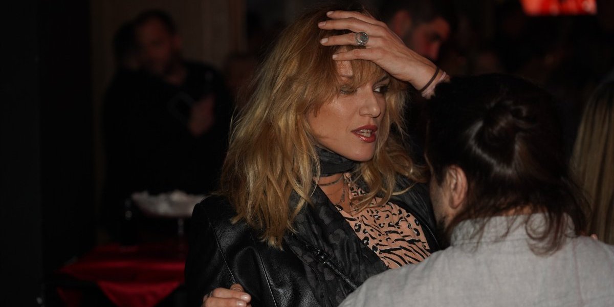 "Rale je odlučio da sebi oduzme život": Pevačica skrhana bolom