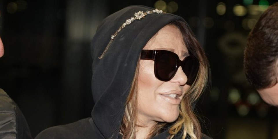 Umalo se srušila - Ana Nikolić doživela peh: Bacila stvari nasred garaže (VIDEO)