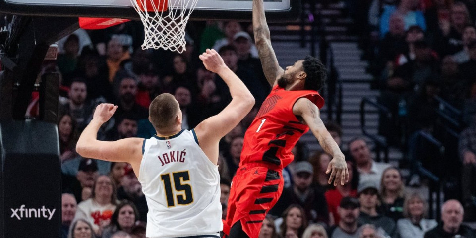 Sramotne odluke sudija, zašto ovo rade Jokiću? Njega da ubiju na terenu, niko prstom ne bi mrdnuo (VIDEO)