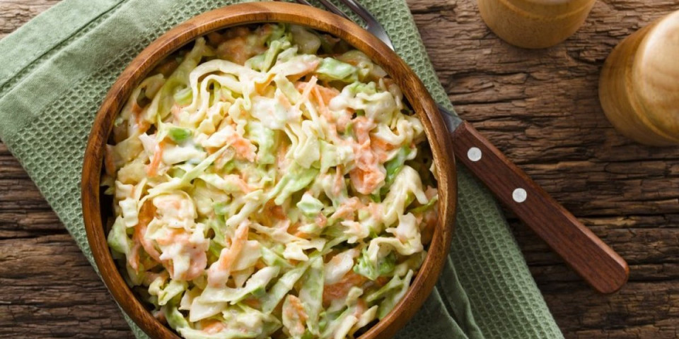 Vitaminska kupus salata: Hrskavo osveženje koje ide uz sve