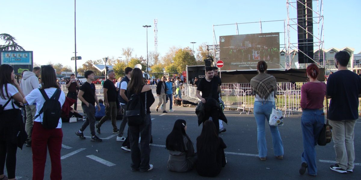 I veštačka inteligencija oduvala blokadere: Evo šta "grok" kaže o broju okupljenih u Novom Sadu